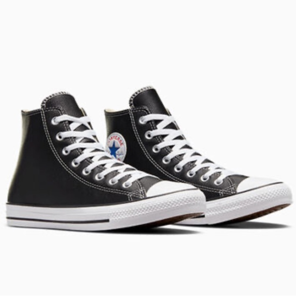 Chuck Taylor All Star Leather
UNISEX HIGH TOP SHOE mens US 3, womens US 5